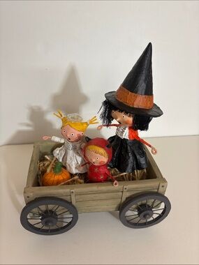 Lori Mitchell Halloween Collection: Haunted Hayride Figurine